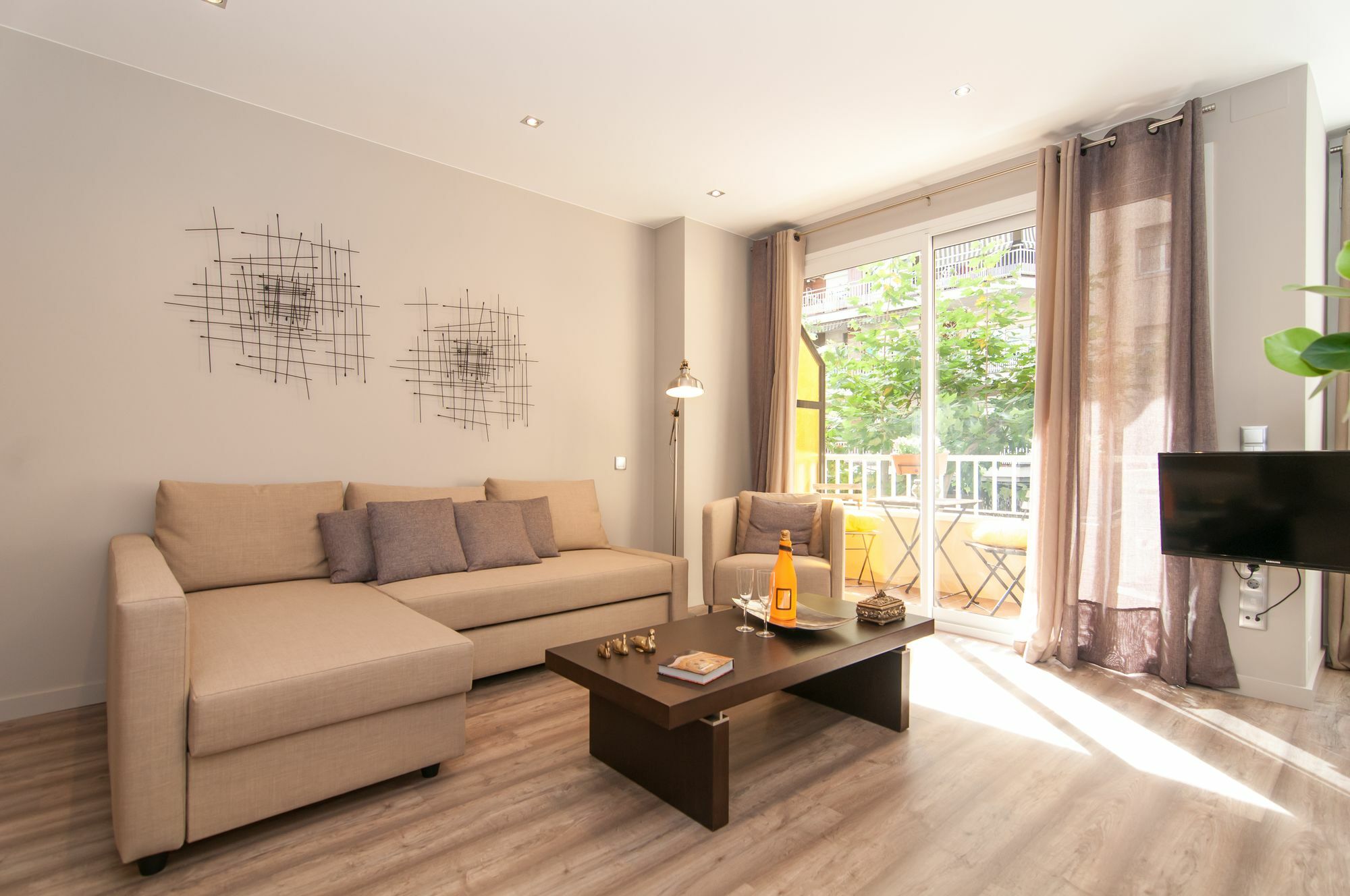 Montaber Apartments - Sagrada Familia Barcelona Zewnętrze zdjęcie